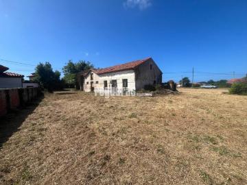 Masía en venta en Gozón, Bocines Nembro Cardo. Casa para Rehabilitar con Amplia Finca en Santiago de Ambiedes Gozón, Asturias. Masías.