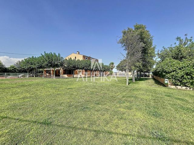 Masía en venta en Granada La. Excelente masía reformada en el corazón del Alt Penedès. Masías Granada.