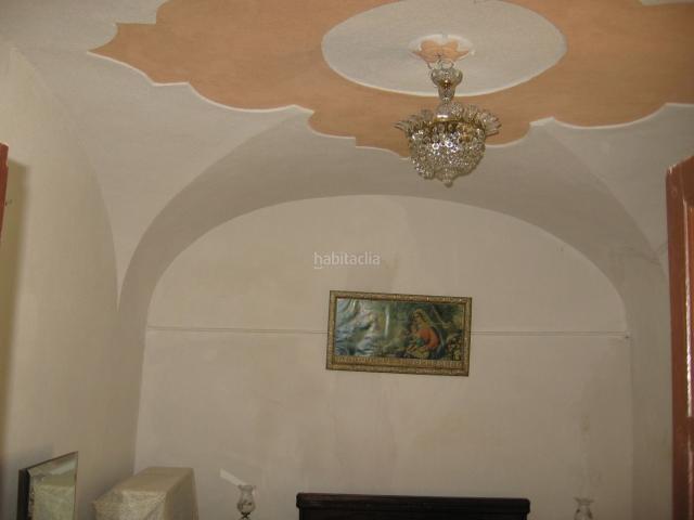 Masía en venta en Guadalcázar. Casa de cuatro dormitorios, camarote, salón,cocina, baño, patio, jardín delantero, trastero y solar de 600 metros. Masías.