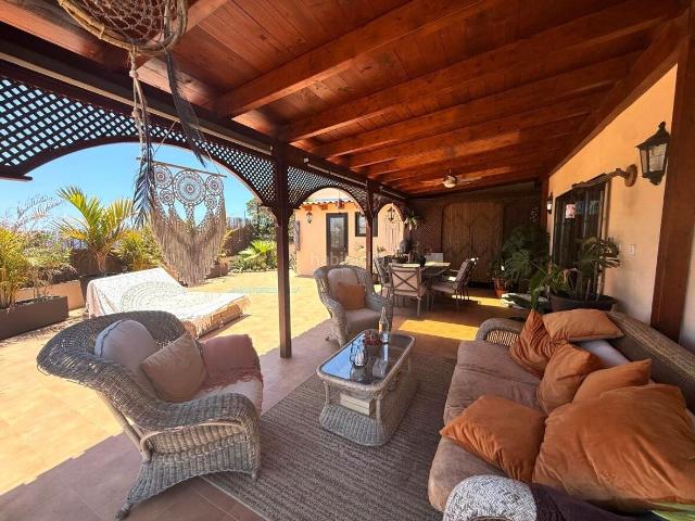 Masía en venta en Guía de Isora, Chío. Tenerife Exclusiva finca con casa de invitados, vistas al Atlántico y un extraordinario paraíso natural en Chío. Masías Guía de.