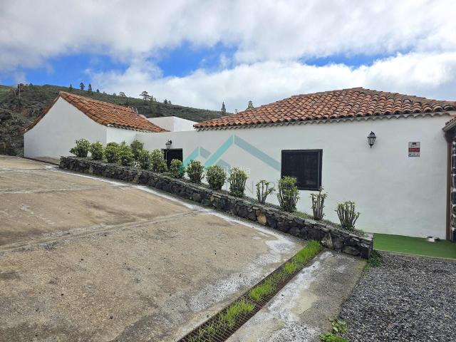 Masía en venta en Guía de Isora, Guía de Isora Interior. Vive en tranquilidad en acogedora casa rústica en Aripe. Masías Guía de.