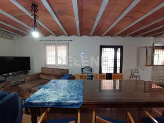 Masía en venta en Hellín. 3051 CASA DE CAMPO CON PISCINA, TERRENO Y CUADRAS, ZONA LOMA DEL GALLEGO. Masías.