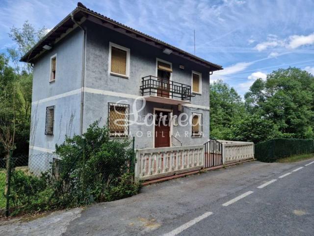 Masía en venta en Igorre. SE VENDE CASA INDEPENDIENTE, CERCA DEL MUNICIPIO DE IGORRE Y CON 35.000 METROS CUADRADOS DE TERRENO. Masías.