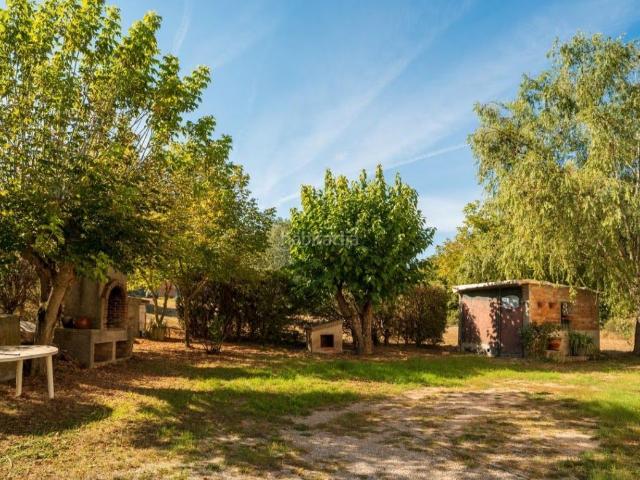 Masía en venta en Ivorra. Masia con terreno en Ivorra. Masías.