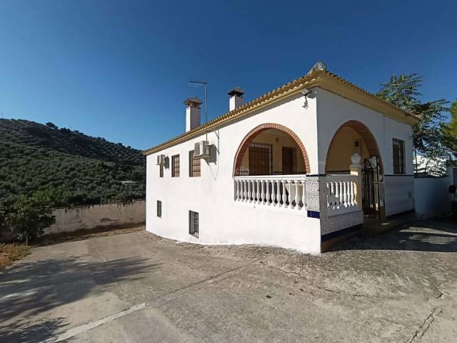 Masía en venta en Iznájar. Traditional Spanish Cortijo with Olive Grove, Spacious Underbuild & Rental Potential Solerche, Iznajar. Masías.