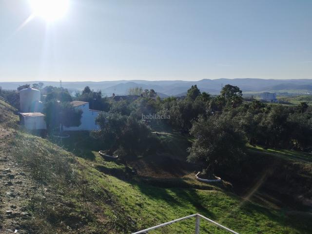 Masía en venta en Jerez de los Caballeros. Parcela muy cerca de Jerez. Casa, agua, luz eléctrica. Proindiviso. Masías Jerez de los.