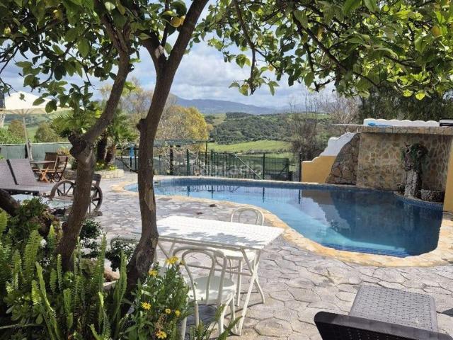 Masía en venta en Jimena de la Frontera. Exclusivo complejo turístico con 6 apartamentos totalmente equipados en Jimena de la Frontera. Masías Jimena de la.