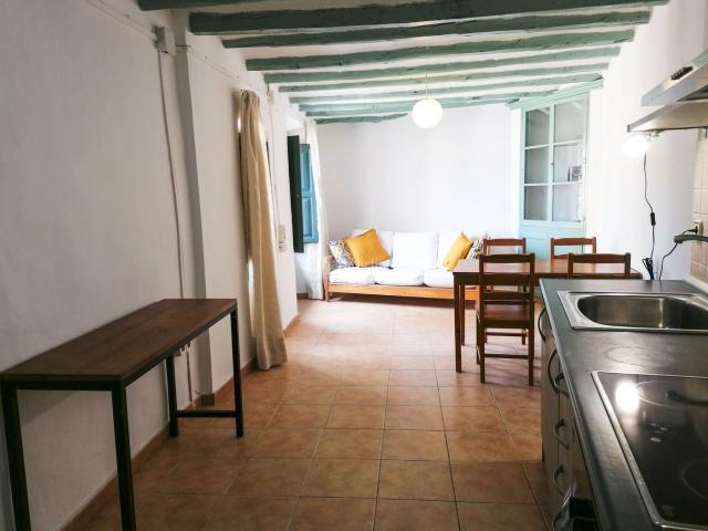 Masía en venta en Juncosa. Encantadora Casa de Pueblo en Juncosa de les Garrigues. Masías.