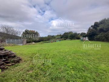 Masía en venta en Lemoiz. VENTA CASERIO BIFAMILIAR CON TERRENO LLANO, LEMOIZ. Masías.