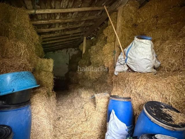Masía en venta en Luena. Finca con vivienda y gran terreno junto al río en Luena Cantabria. Masías.