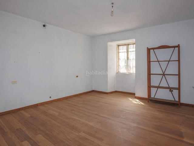 Masía en venta en Lugo, Parroquias del Oeste. Casa gallega a reformar con alpendres y terreno edificable en Lugo. Masías.