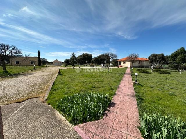 Casa en venta en Málaga del Fresno. Casa en venta en Fuentelahiguera de albatages. Casas Málaga del.