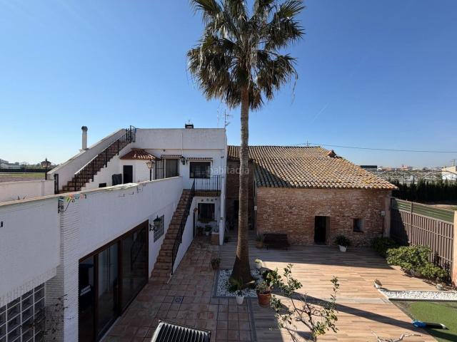 Masía en venta en Meliana. ESPECTACULARES CASAS DE HUERTA CON DOS ESTILOS DIFERENTES, UNA REFORMADA Y OTRA RÚSTICA CON PARCELA DE 2000 METROS CUADRADOS. Masías.