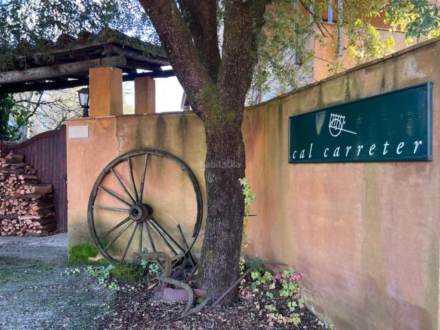 Masía en venta en Mieres. Finca con dos edificaciones turísticas en parcela de 6.352 m². Masías.