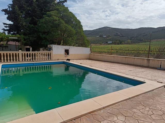 Masía en venta en Montefrío. CHALET EN EL CAMPO MAS TERRENO Y NEGOCIO. Masías.
