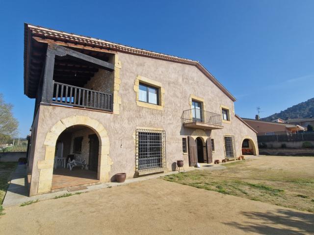 Masía en venta en Montornès del Vallès. Masia con acceso rápido a las playas del Maresme. Masías Montornès del.