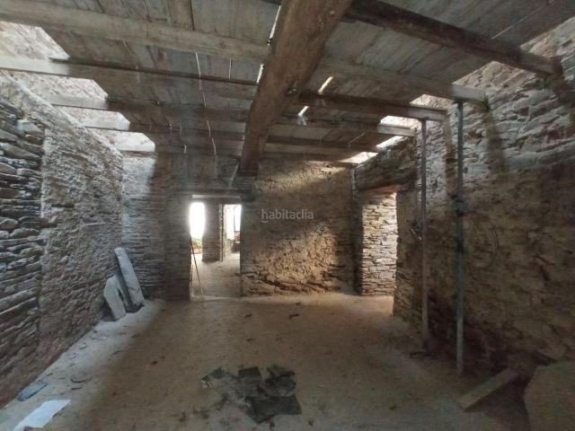 Masía en venta en Mondoñedo. Casa medieval semirestaurada en el centro de Mondoñedo. Masías.
