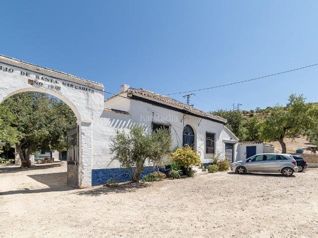 Masía en venta en Moclín. Finca Rústica en venta en Moclín Granada con cortijo histórico y olivar. Masías.