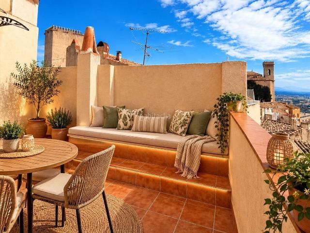 Masía en venta en Moratalla. Casa en el centro histórico de Moratalla con terraza y vistas al castillo y plaza de la iglesia. Masías.