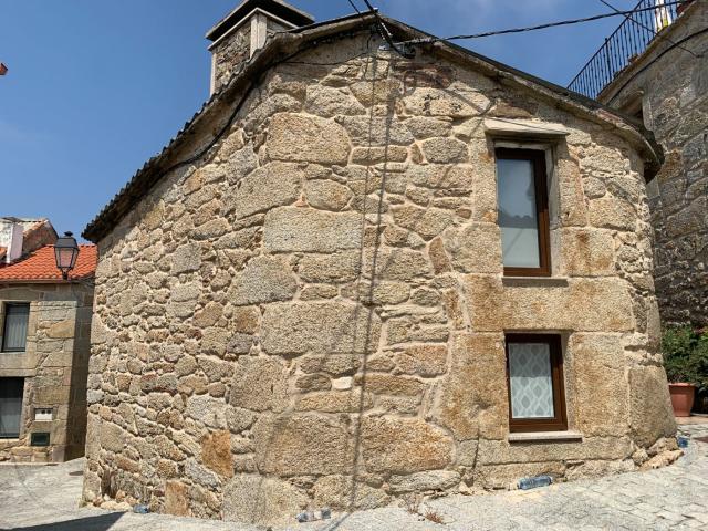 Masía en venta en Muros. CASA DE PIEDRA RESTAURADA EN LUGAR MAIO, ESTEIRO, AYUNTAMIENTO DE MUROS. Masías.