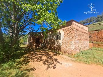 Masía en venta en Navas de la Concepción Las. Finca 4,5 has, 3 viviendas, Ermita Navas Concepción. Masías Navas de la Concepción.