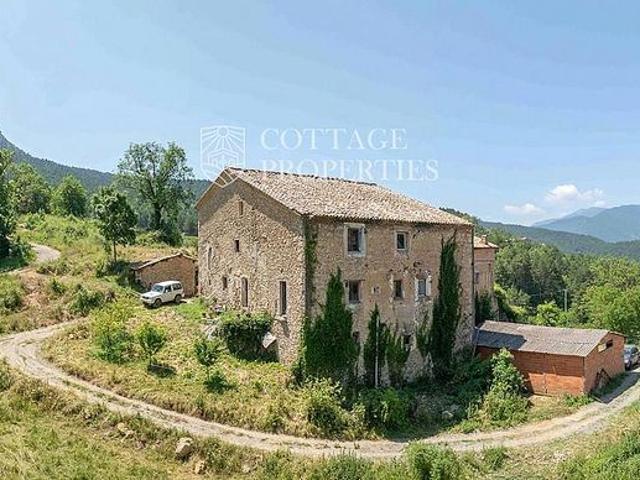 Masía en venta en calle Lloc Escoles, Nou de Berguedà, La, de 951 m² 15 habitaciones por 600.000