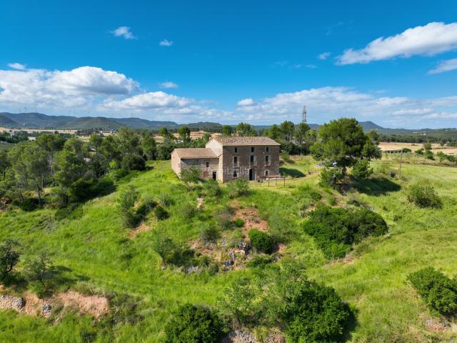 Masía en venta en Òdena. Finca rústica amb masia a Òdena Igualada Anoia. Masías.