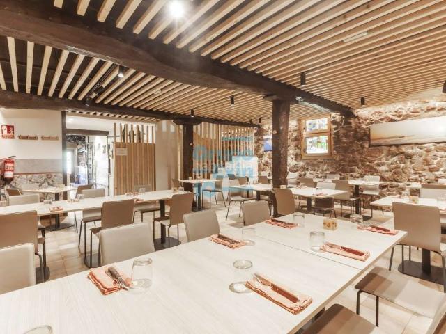 Masía en venta en Oiartzun. BarRestaurante ARISTI ubicado en caserío Bifamiliar con dos viviendas, 37.000 m2 de terreno y dos parkings exteriores. Masías.