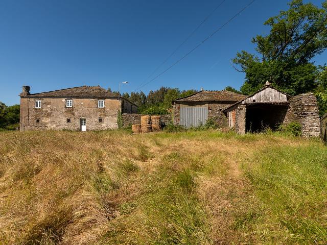 Masía en venta en Outeiro de Rei. Casa rústica con terreno edificable en Outeiro de Rei. Masías Outeiro de.