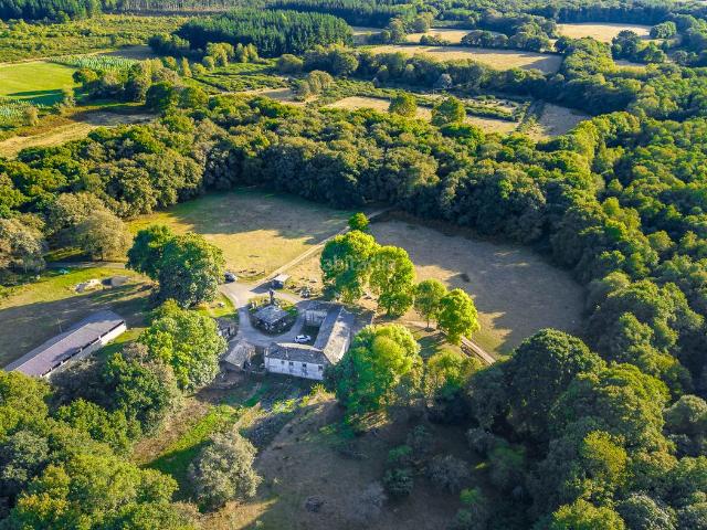 Masía en venta en Outeiro de Rei. Pazo con 81 hectáreas de terreno en Outeiro de Rei. Masías Outeiro de.