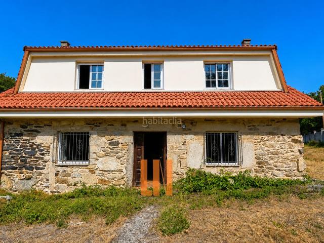 Masía en venta en Palas de Rei. Casa de piedra para restaurar muy próxima a Melide y a escasos metros del Camino de Santiago. Masías Palas de.