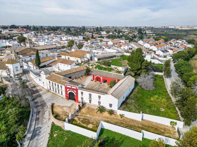 Masía en venta en Palomares del Río. Masías Palomares del.