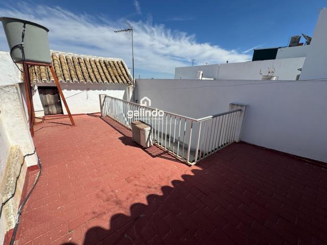 Casa adosada en venta en Paradas. CALLE AVIADOR FRANCO 20. Casas adosadas.