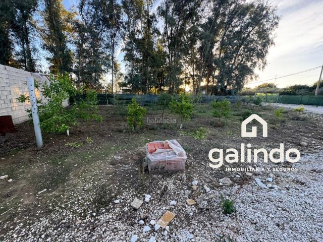 Masía en venta en Paradas. PARCELA CON MOBILE HOME EN EL PALOMAR. Masías.
