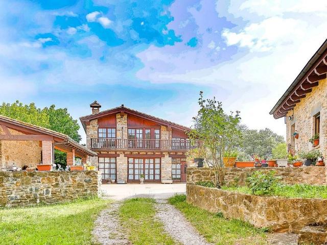 Masía en venta en paseo Bisbe Guillamet, Olot, de 1.090 m² 3 habitaciones por 790.000