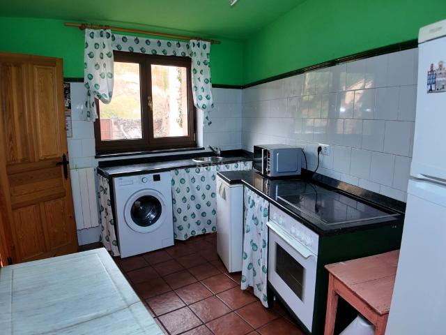 Masía en venta en Pomar de Valdivia. CASA REFORMADA CON PATIO EN LASTRILLA PALENCIA. Masías Pomar de.