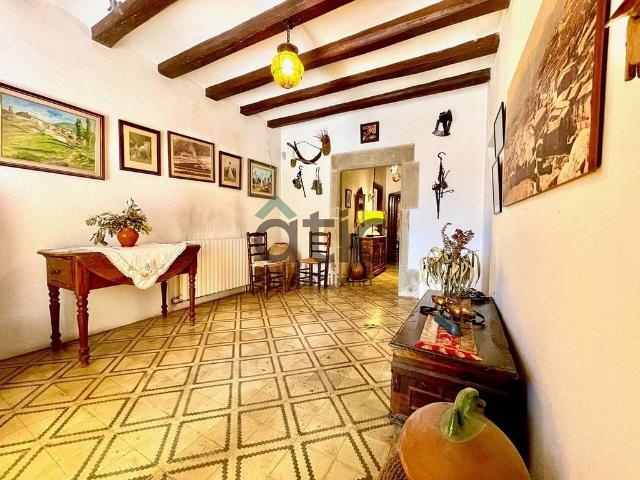Masía en venta en plaza Catalunya, Castellgalí, de 461 m² 4 habitaciones por 495.000