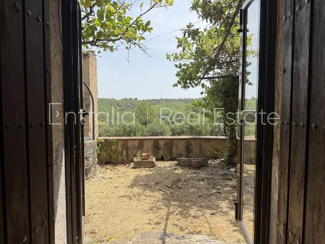 Masía en venta en plaza De L'església, Celrà, de 215 m² 4 habitaciones por 340.000