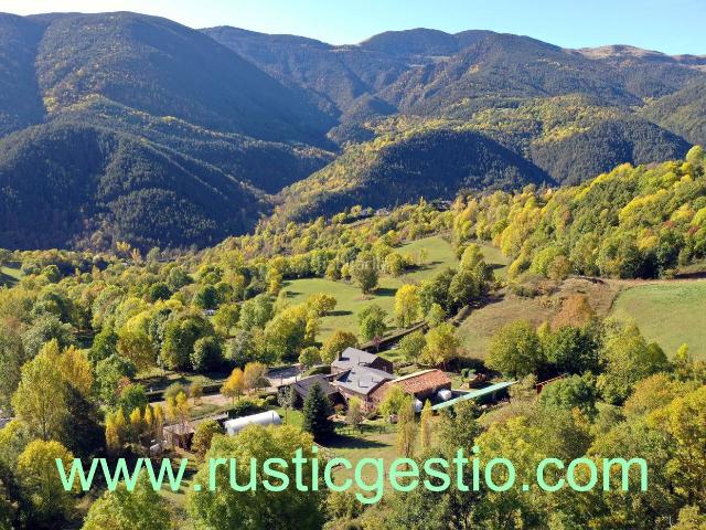 Masía en venta en Planoles Pirineos. Finca rústica amb hotel rural a Planoles Ripollès Girona. Masías.