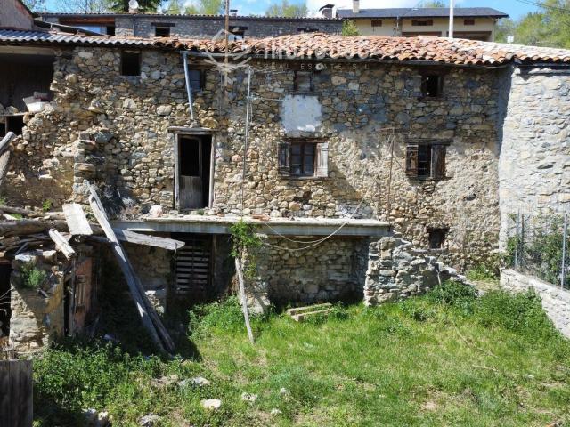 Masía en venta en Prullans Pirineos. Finca rústica en Ardòvol. Masías.