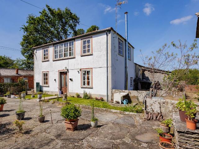 Masía en venta en Rábade. Conjunto rural con casa, nave y terreno en Rábade. Masías.