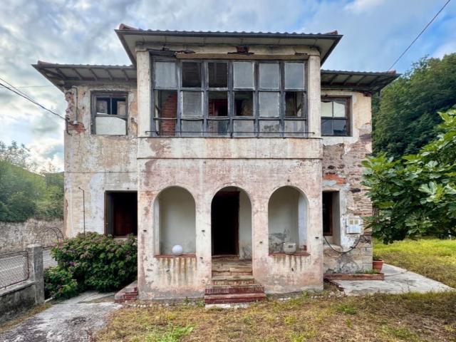 Masía en venta en Riotuerto. CASA Rústica, TALLER y terreno URBANO. Masías.