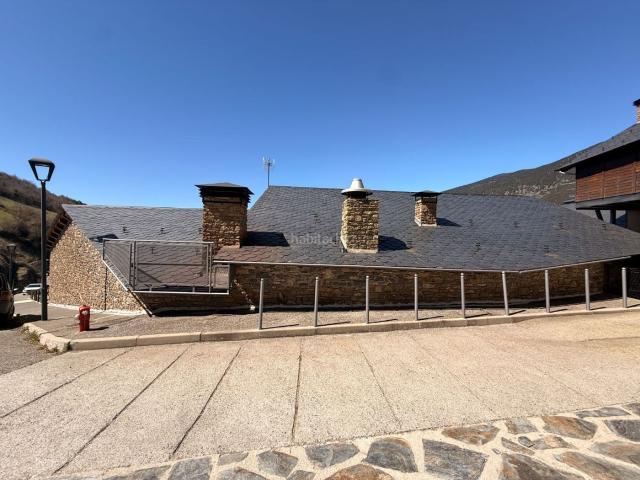 Masía en venta en Rialp Pirineos. Oportunidad de Inversión: Casa Rural con Restaurante en el Pirineo Rialp. Masías.