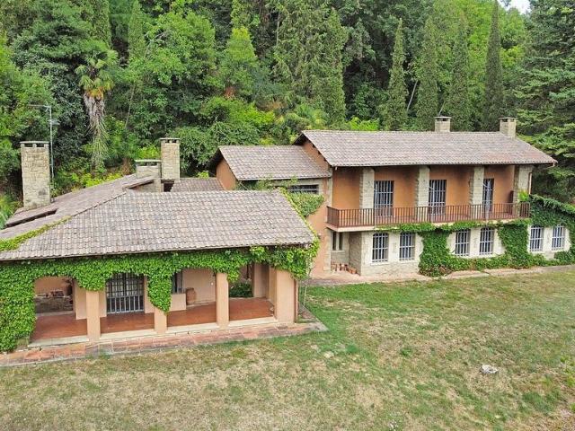 Masía en venta en calle Joan Castanyer Massegur, Riudaura, de 810 m² 7 habitaciones por 750.000