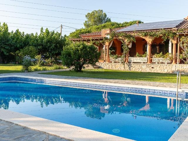 Masía en venta en Riudoms. Vive en el campo con todas las comodidades de la ciudad. Masías.
