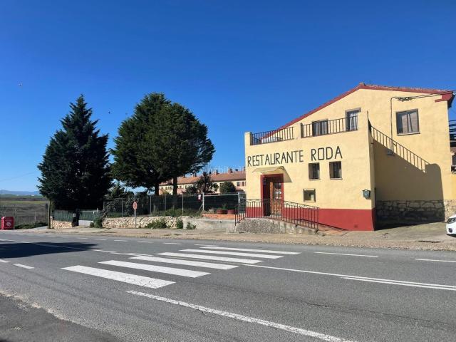 Casa en venta en Roda de Eresma. EDIFICIO CON TERRENO EN RODA DE ERESMA. Casas Roda de.