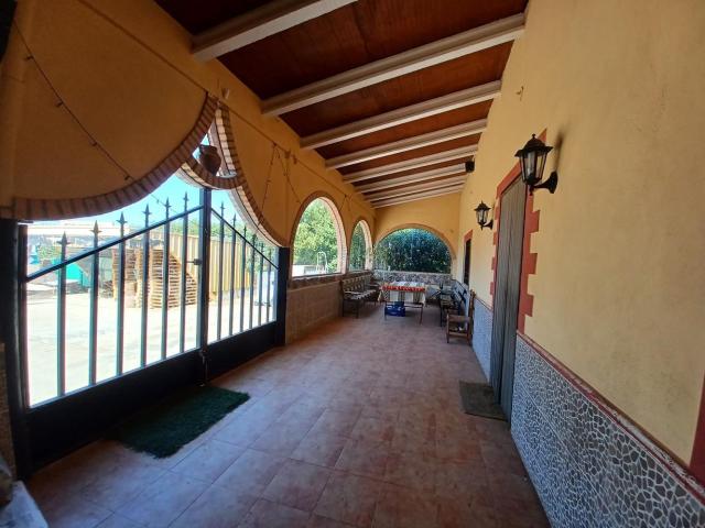Masía en venta en Roda La. Casa de Campo en venta en Roda La, 3 dormitorios. Masías Roda.