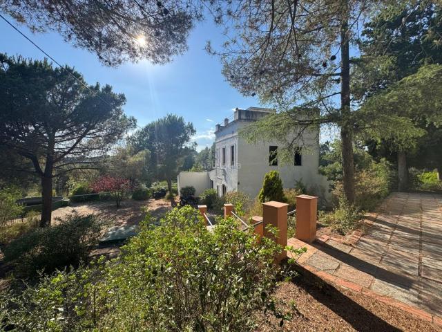 Masía en venta en Rubí, Sant Muç. Masía Can Tapis Un Refugio con Historia en Sant Muç. Masías.