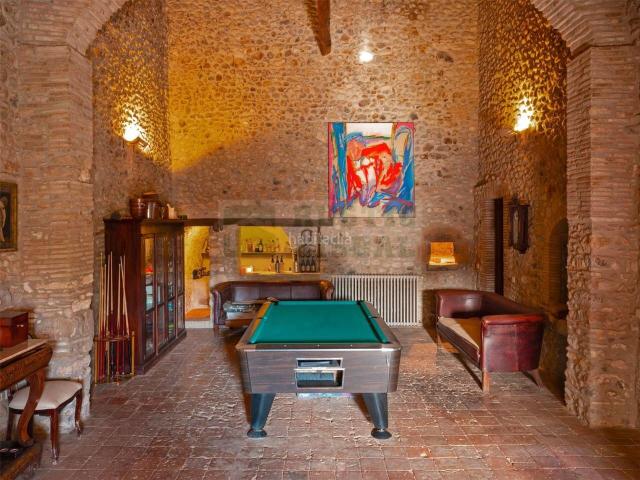 Masía en venta en Sant Miquel de Fluvià. Finca rústica con encanto en venta antiguo molino con siete viviendas y dos piscinas privadas. Masías Sant Miquel de.