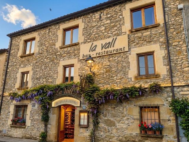 Masía en venta en Sant Aniol de Finestres. Oportunidad de negocio. Se vende Bar Restaurante, Hostal mas vivienda. Masías Sant Aniol de.